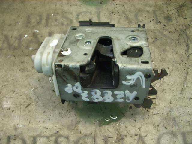 Zamek drzwi przednich prawych 8D1837016F VAG