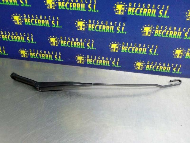 Kupić Ramię wycieraczki szyby przedniej Audi A4  8D2 w dobrej cenie