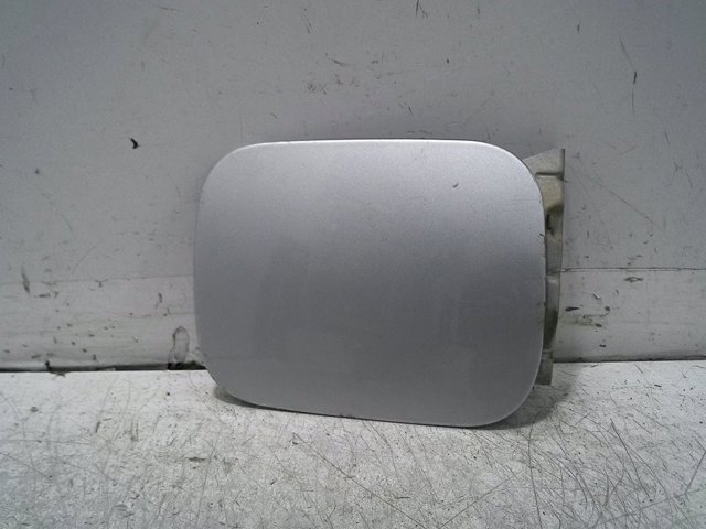 Klapka wlewu paliwa 8D5809905 VAG