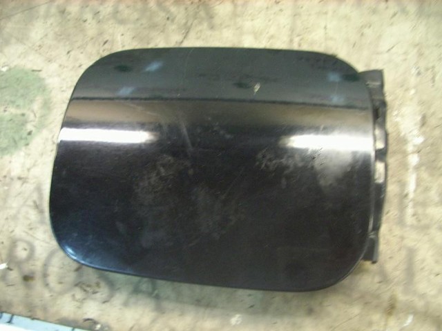 Klapka wlewu paliwa 8D5809905B VAG