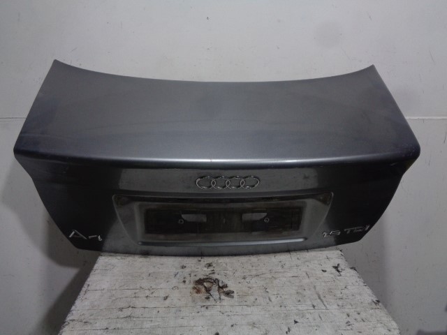 Kupić Klapa bagażnika Audi A4  8D2 w dobrej cenie