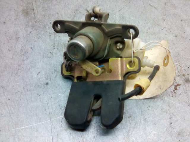 8D5827505 VAG