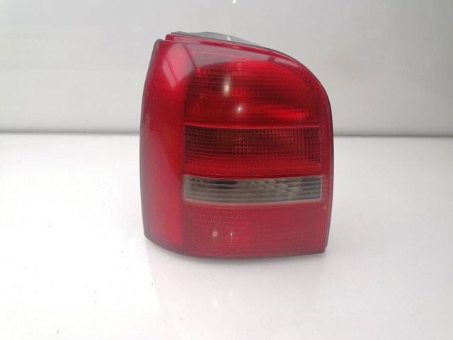 Lampa zespolona tylna lewa 8D9945095D VAG/Audi