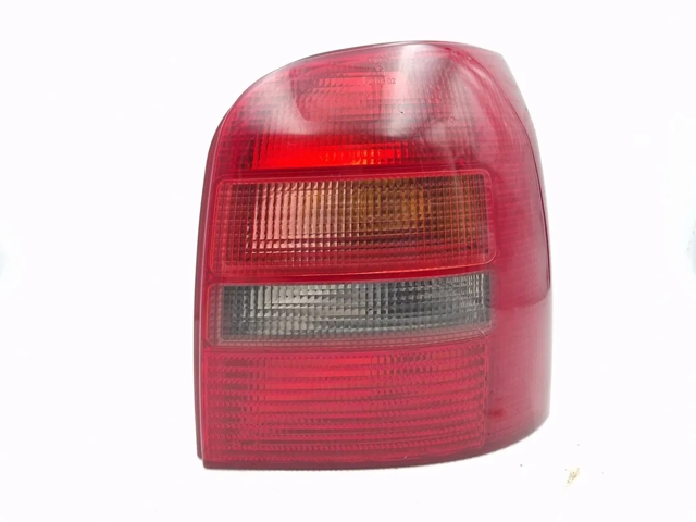 Kupić Lampa zespolona tylna prawa Audi A4  8D5 w dobrej cenie
