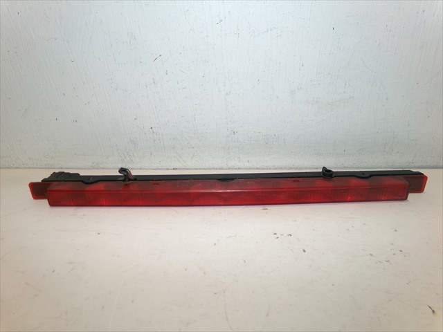 Lampa stop tylna dodatkowa 8D9945097B VAG