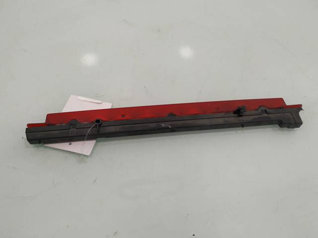 Lampa stop tylna dodatkowa 8D9945097B VAG