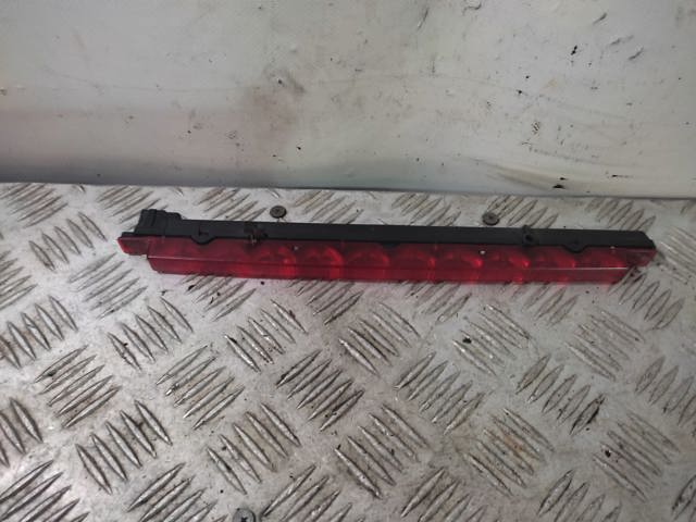 Lampa stop tylna dodatkowa 8D9945097B VAG