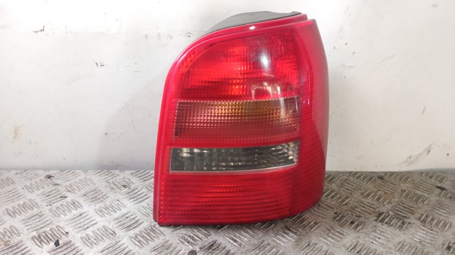 Płyta lampy zespolonej tylnej kontaktowa 8D9945257 VAG/Audi