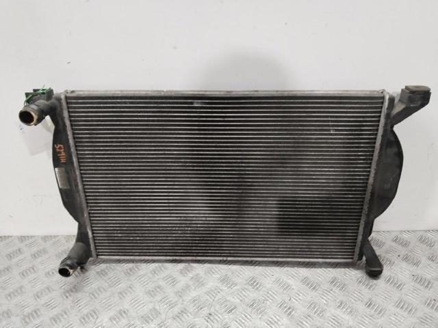 Chłodnica silnika 8E0121251A VAG