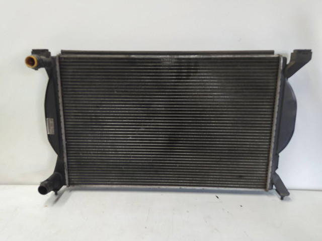 Chłodnica silnika 8E0121251A VAG