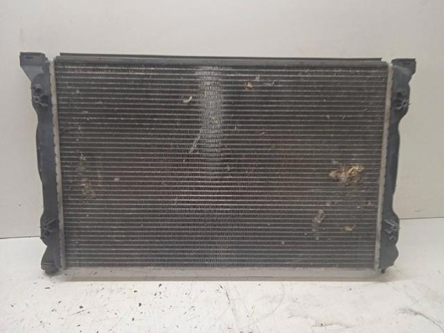 Chłodnica silnika 8E0121251A VAG