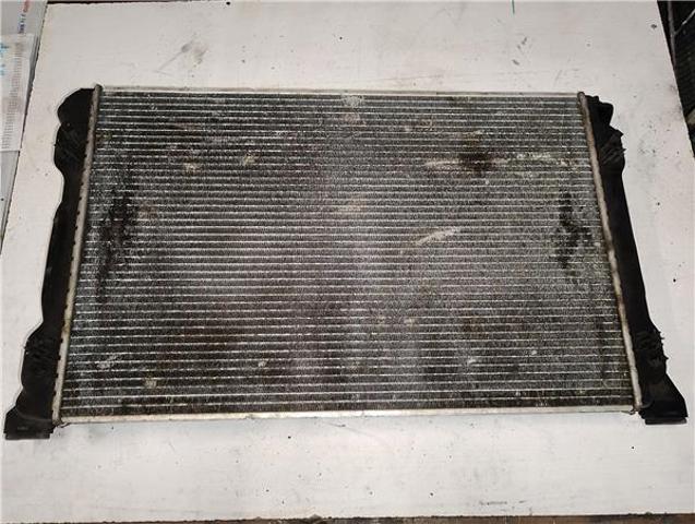 Chłodnica silnika 8E0121251A VAG