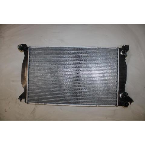 Chłodnica silnika 8E0121251K VAG