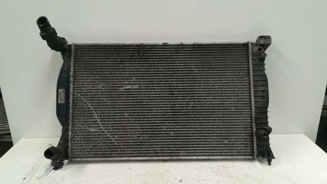 Chłodnica silnika 8E0121251L VAG