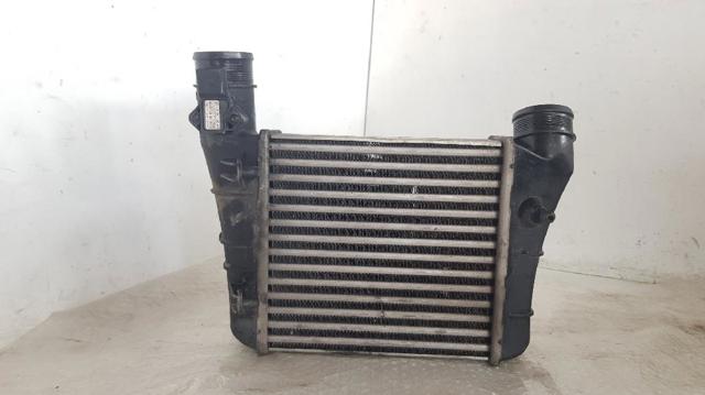 Chłodnica intercoolera 8E0145805AA VAG
