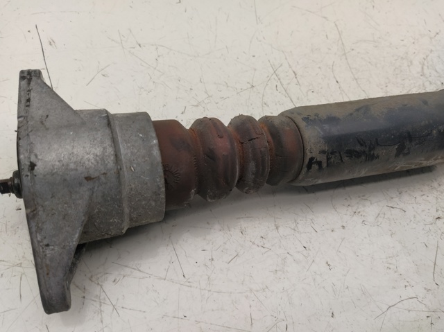 Amortyzator tylny 8E0513035S VAG