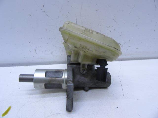 Główny cylinder hamulców 8E0611021 VAG