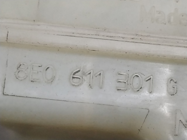 Zbiorniczek głównego cylindra hamulcowego (płynu hamulcowego) 8E0611301G VAG