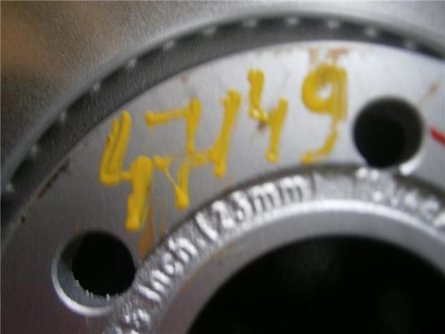 Tarcza hamulcowa przednia 8E0615301R VAG