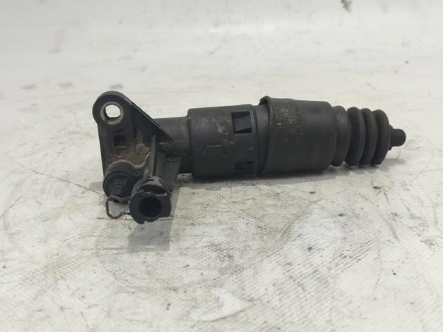 Cylinder roboczy sprzęgła 8E0721257A VAG