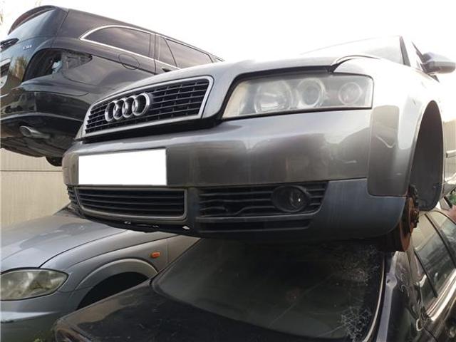 Zderzak przedni Audi A4 8E2