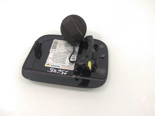 Klapka wlewu paliwa Audi A4 8E2