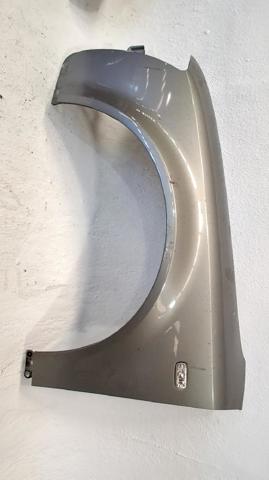 Błotnik przedni lewy 8E0821105B VAG