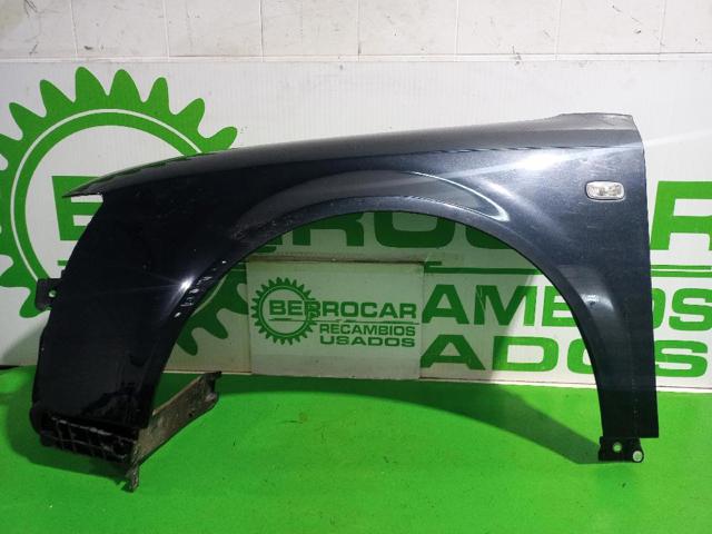 Błotnik przedni lewy 8E0821105B VAG