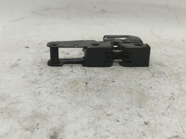 Zamek maski 8E0823509B VAG