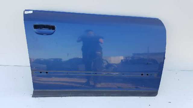 Drzwi przednie prawe 8E0831052 VAG