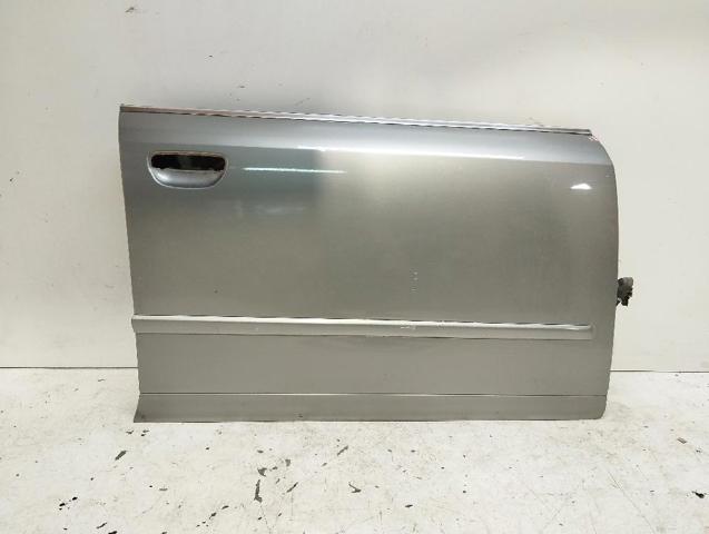 Drzwi przednie prawe 8E0831052 VAG