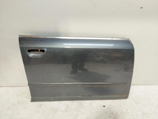 Drzwi przednie prawe 8E0831052 VAG