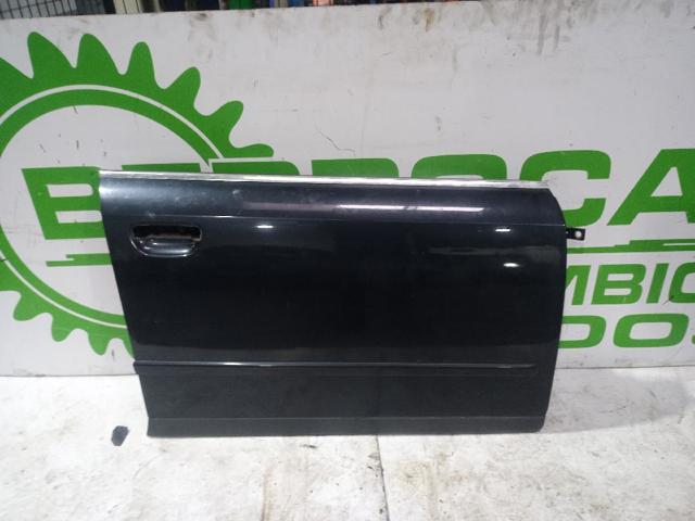 Drzwi przednie prawe 8E0831052 VAG