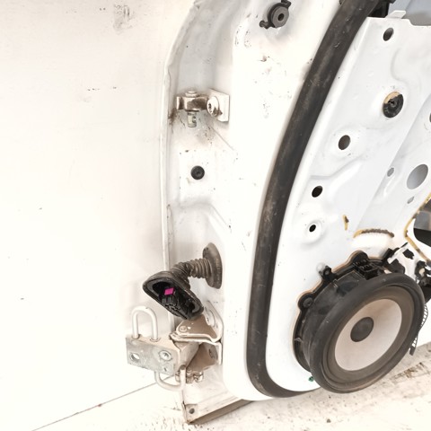 Drzwi przednie prawe 8E0831052L VAG