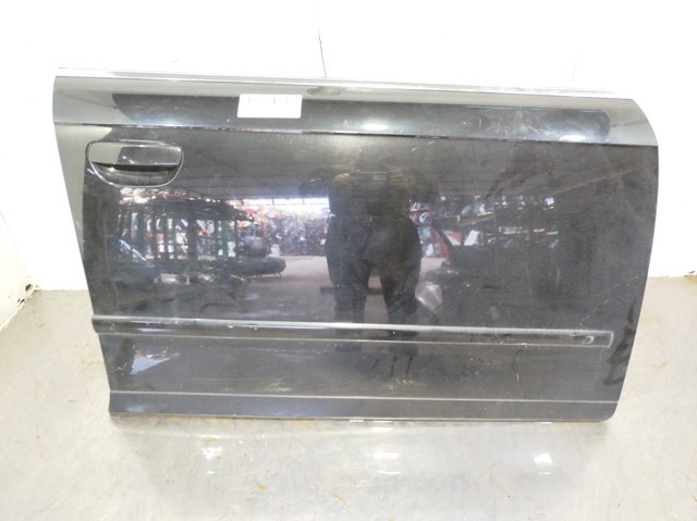 Drzwi przednie prawe 8E0831052L VAG