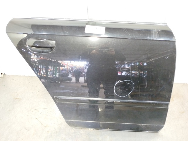 Drzwi tylne prawe 8E0833052J VAG