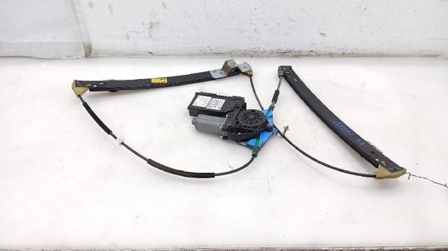 Mechanizm podnoszenia szyby drzwi przednich prawych 8E0837462C VAG