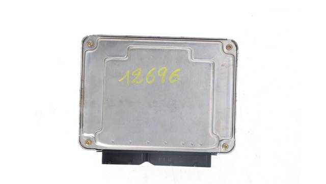 Sterownik silnika 8E0907401Q VAG