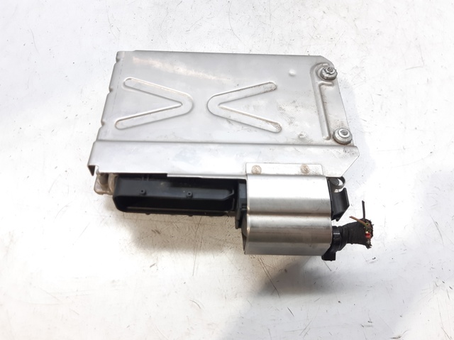 Sterownik silnika 8E0907411 VAG