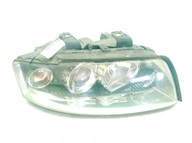 Reflektor prawy 8E0941004 VAG