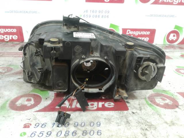 Reflektor prawy 8E0941004AJ VAG