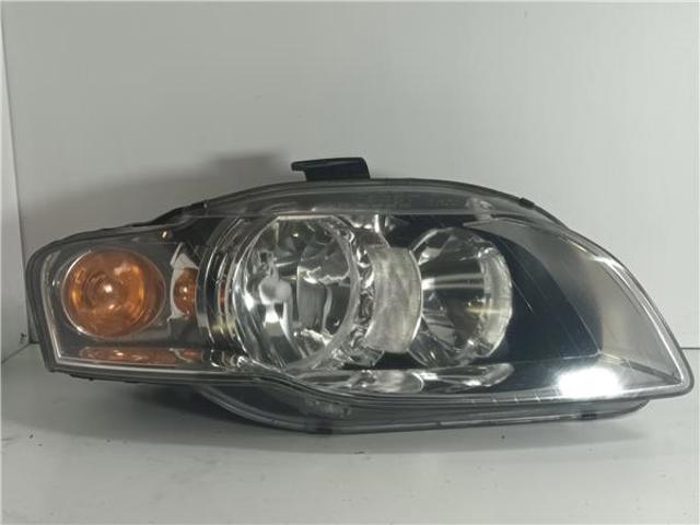 Reflektor prawy 8E0941004AJ VAG