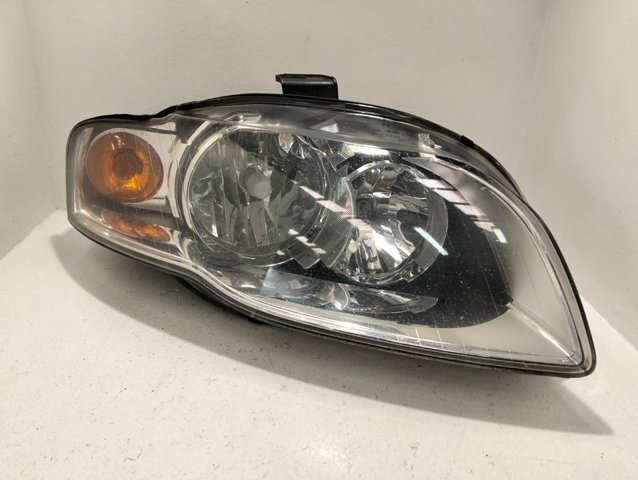 Reflektor prawy 8E0941004AJ VAG