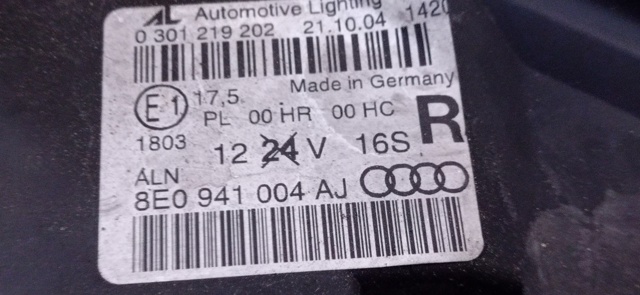 Reflektor prawy 8E0941004AJ VAG