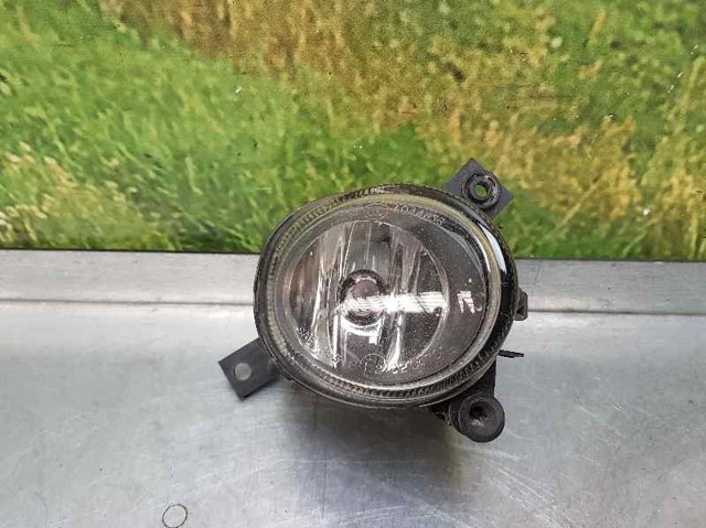 Lampa przeciwmgielna prawa 8E0941700C VAG