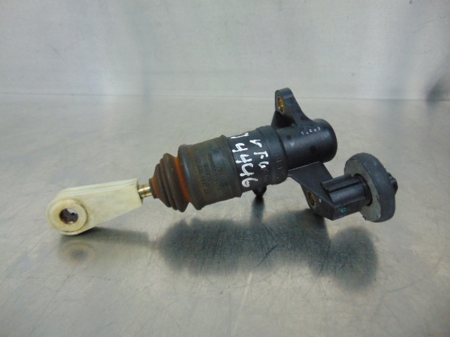 Cylinder sprzęgła główny 8E1721401 VAG