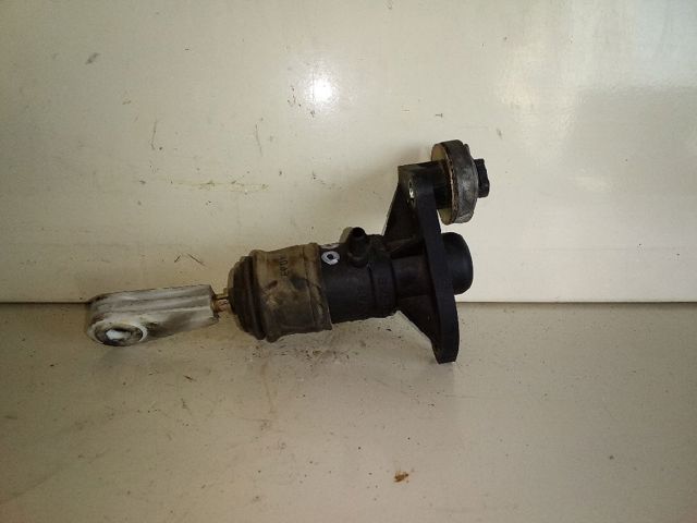 Cylinder sprzęgła główny 8E1721401 VAG