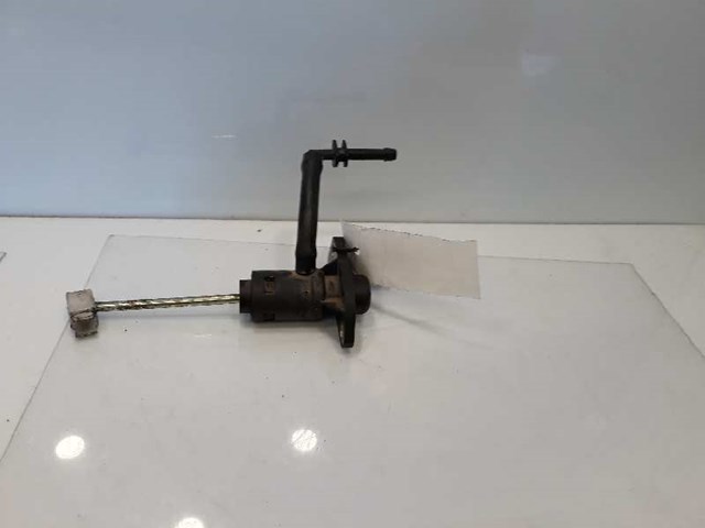 Cylinder sprzęgła główny 8E1721401AJ VAG