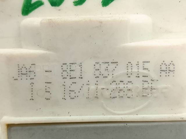 Zamek drzwi przednich lewych 8E1837015AA VAG