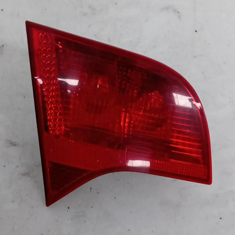 Lampa zespolona tylna lewa wewnętrzna 8E9945093A VAG